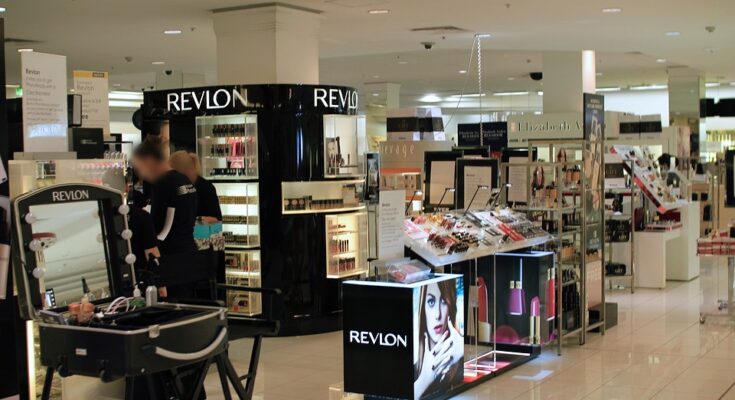 Cosmetics And Personal Care Stores Market