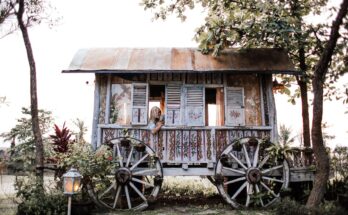 Caravans Market